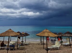 Ultimo weekend di super caldo, poi crollo di 5 gradi da Nord a Sud