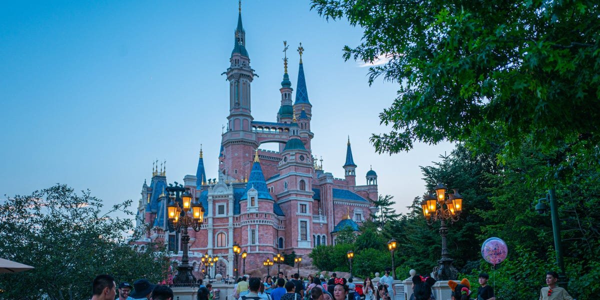 PwC annulla viaggio di fine estate per interni a Disney World