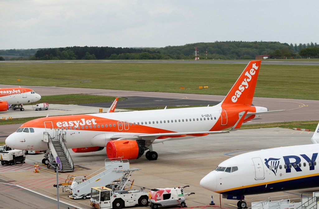 EasyJet venduta a £5,7 miliardi, scosse nel mercato aereo europeo