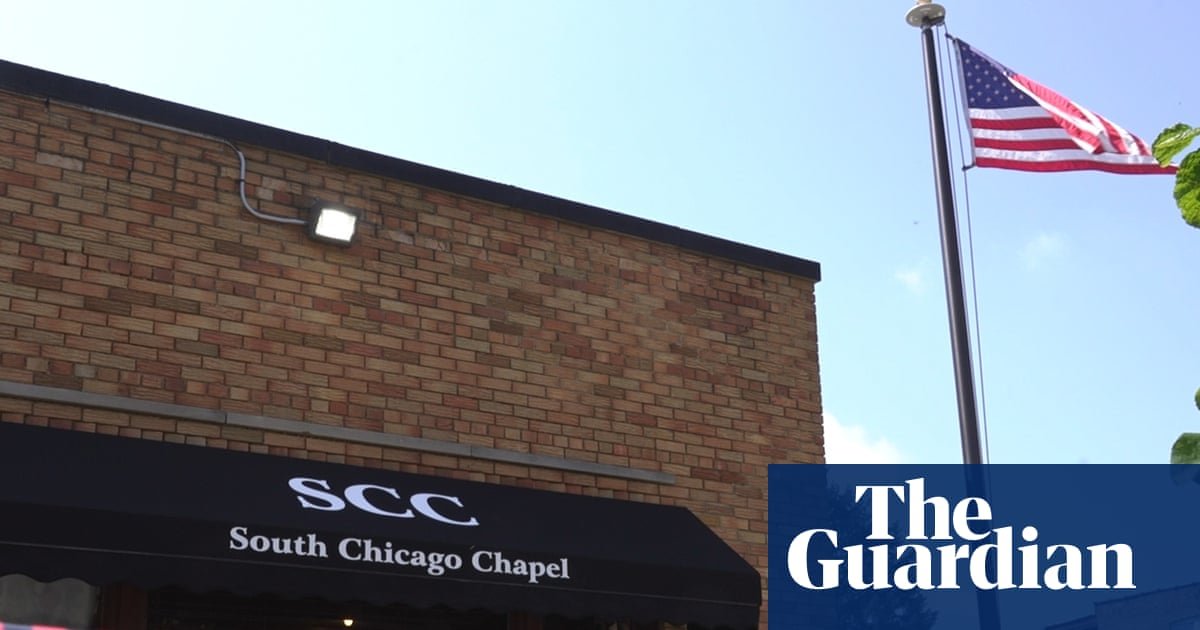 56 corpi in decomposizione trovati in un funerale a Chicago