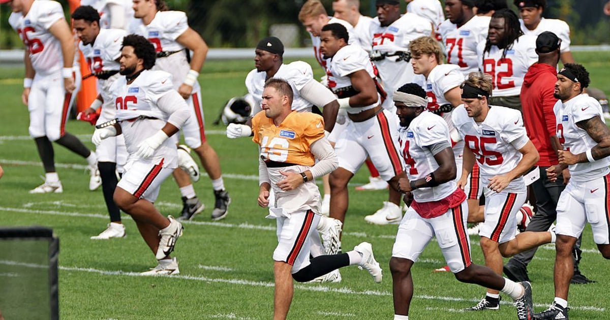 James Pearce sospeso per 8 partite, NFL preseason inizia con tre match e aggiornamenti su roster e sospensioni