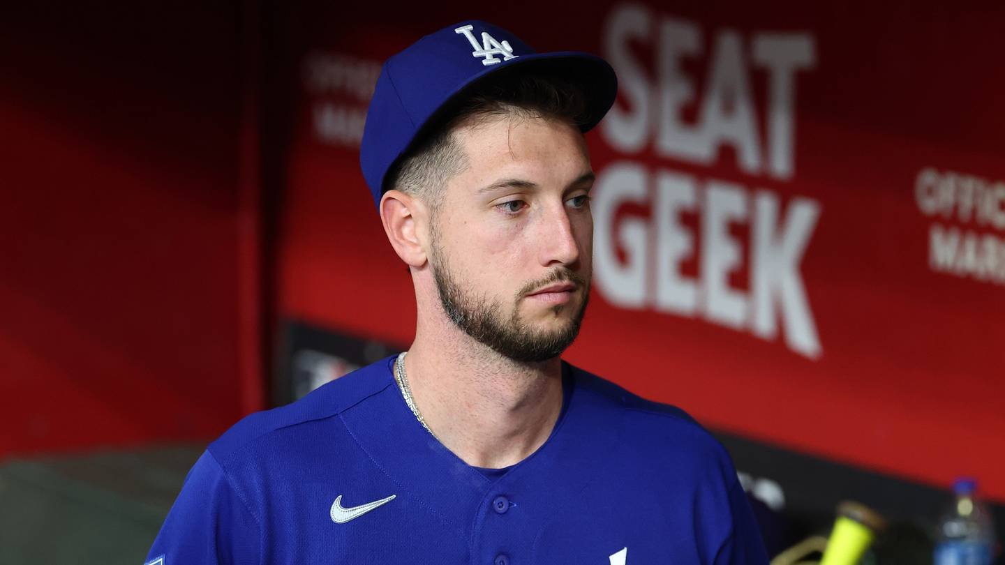 Kyle Tucker in difficoltà con i Dodgers, il manager Roberts spiega la decisione di tenerlo in panchina