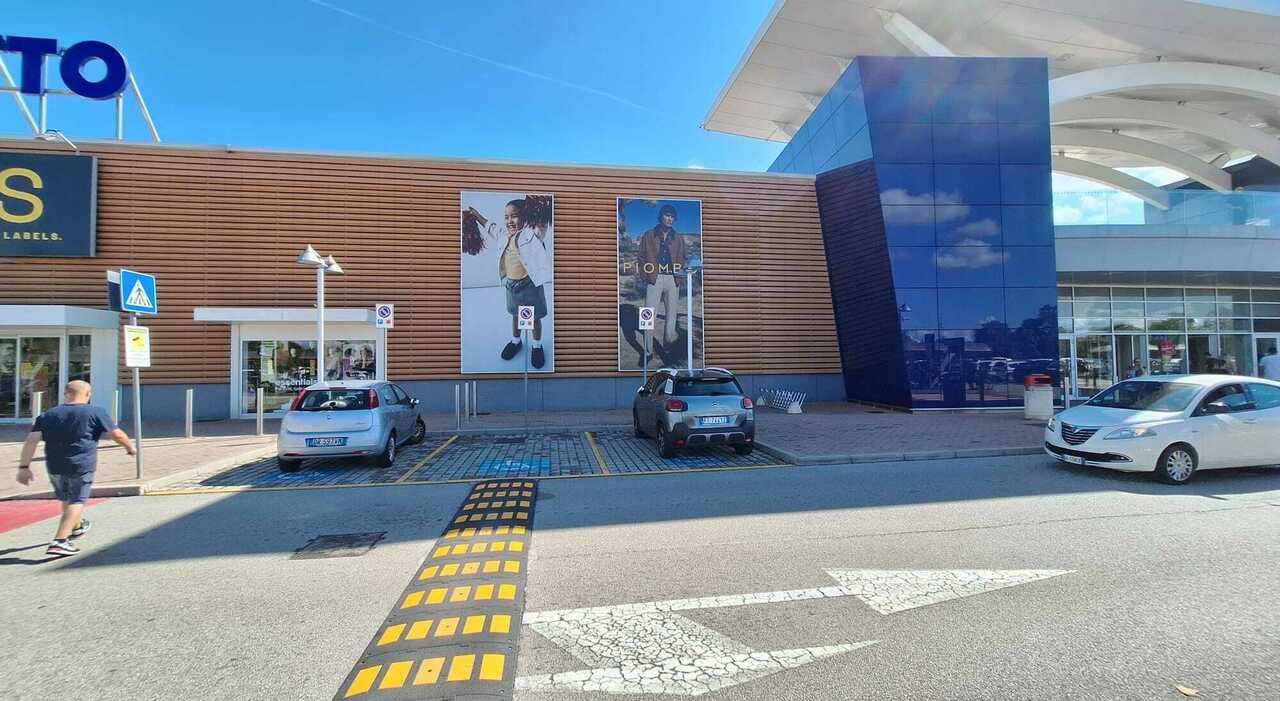 Auto di invalidi rimossa per mancanza di tagliando: «L’abbiamo entrambi, mai successo»