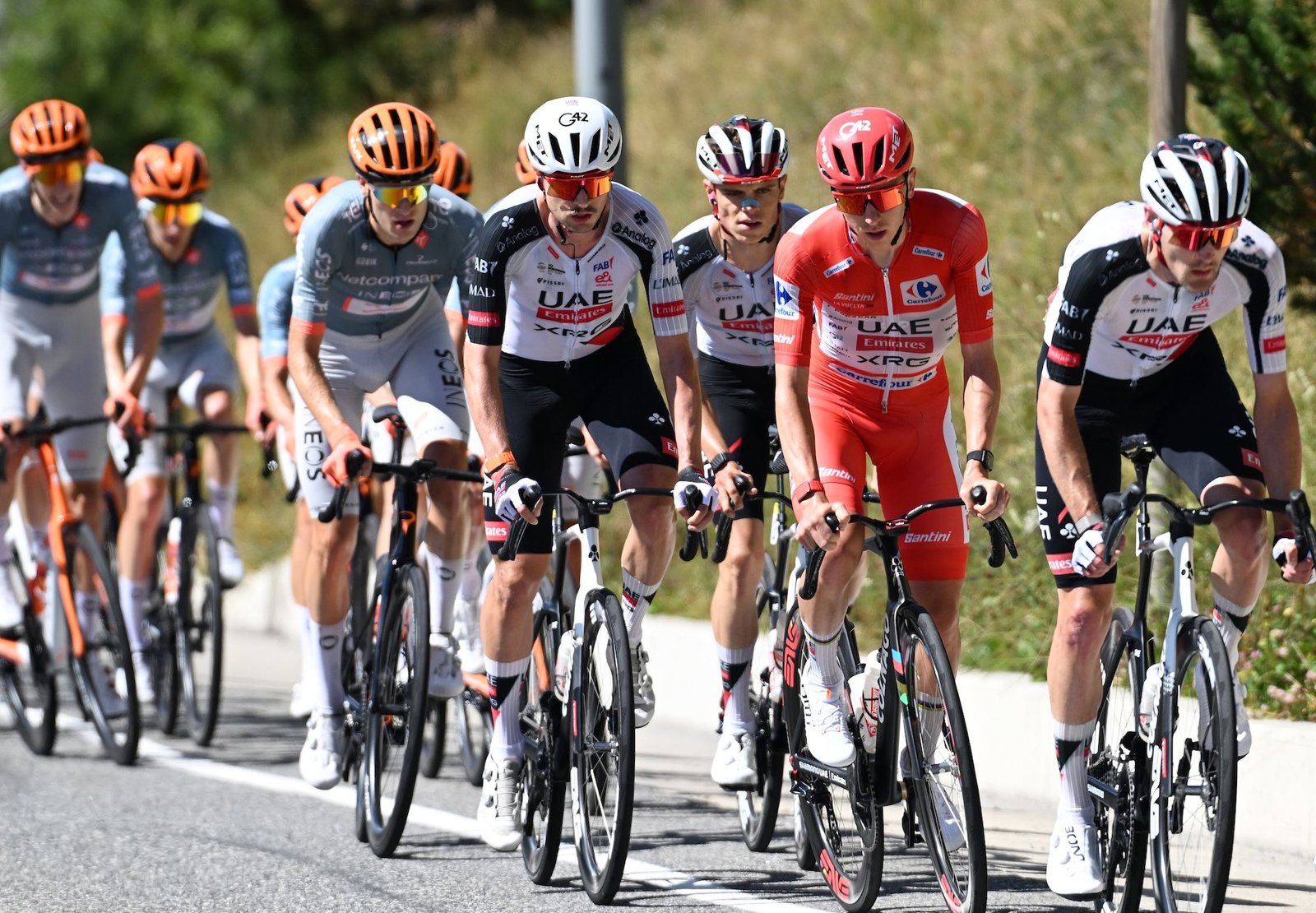 Tadej Pogačar fa un forte annuncio con vittoria in solitaria al Vuelta a España