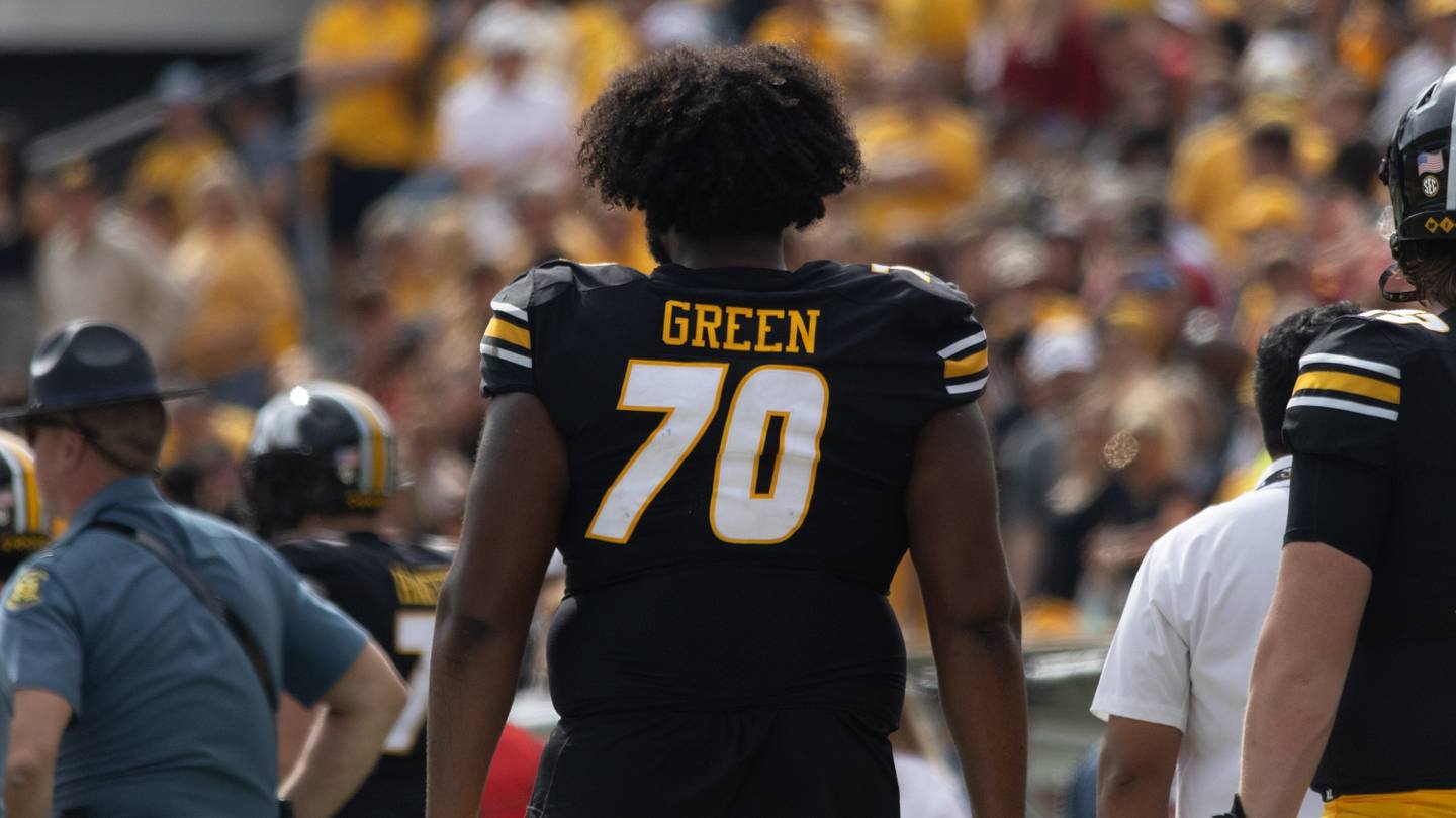 Cayden Green, star offensive tackle di Missouri, escluso dalla prima settimana