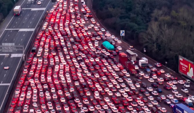 Autoroute a 50 corsie in Cina? Una foto che mostra il blocco al pedaggio