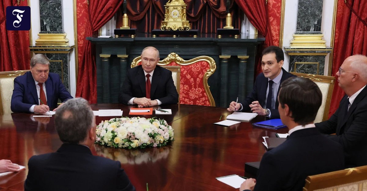 Russia e USA incontrollati: nuove conversazioni e sospensioni di attacchi