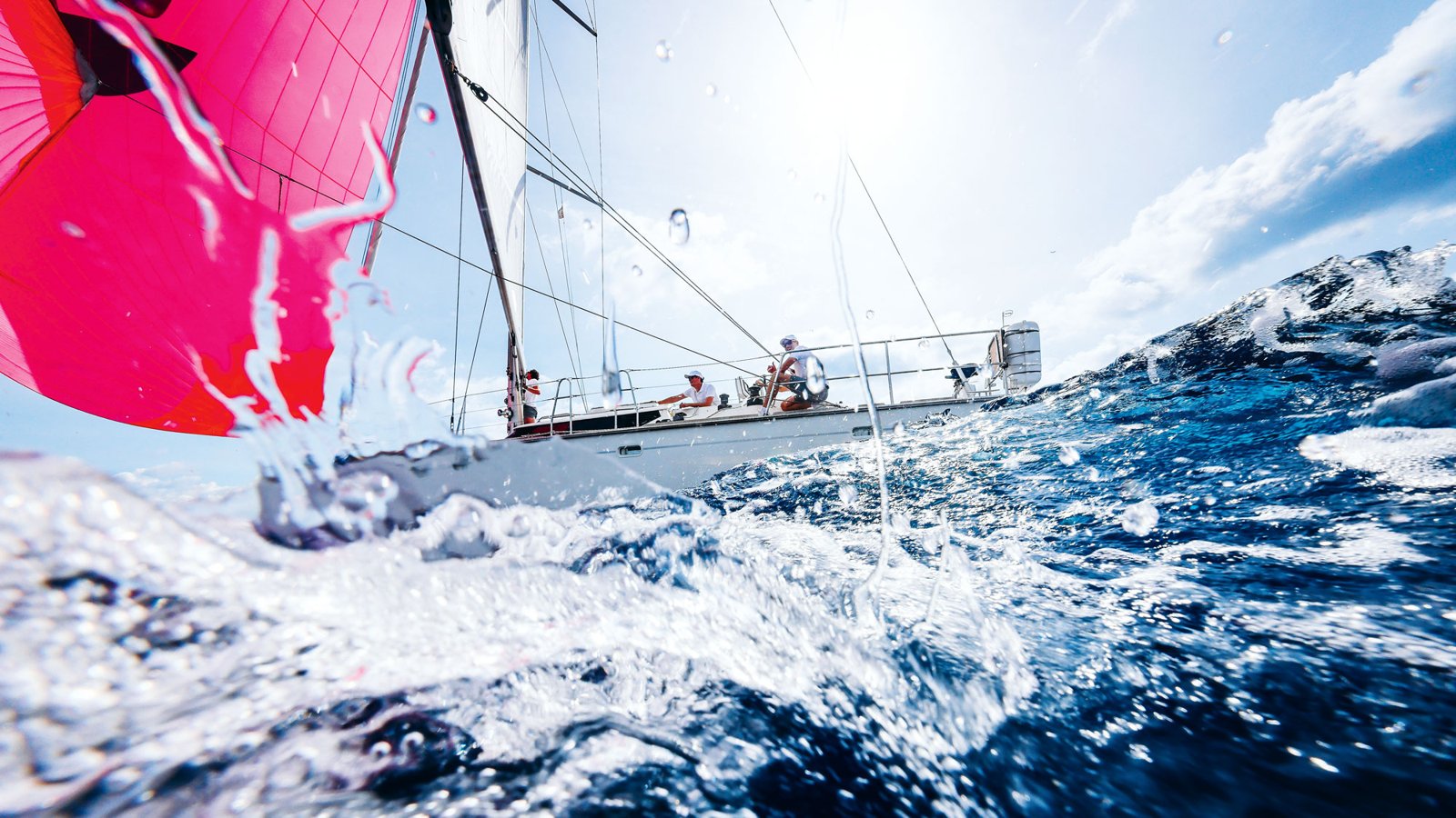 Come massimizzare la performance in navigazione a vela in direzione del vento