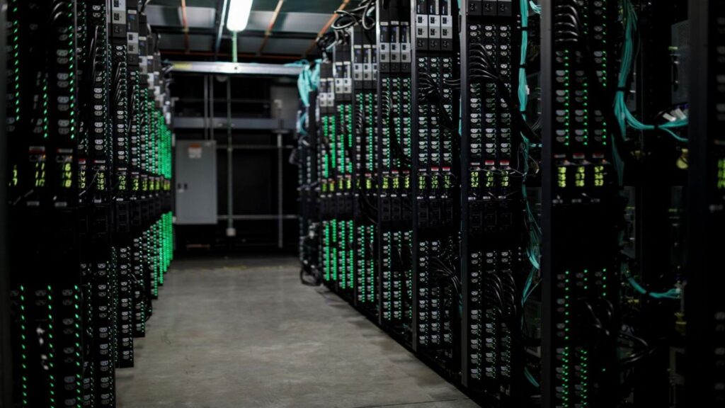 Opposizione crescente in America contro i data center AI locali, Trump critica scelte delle comunità