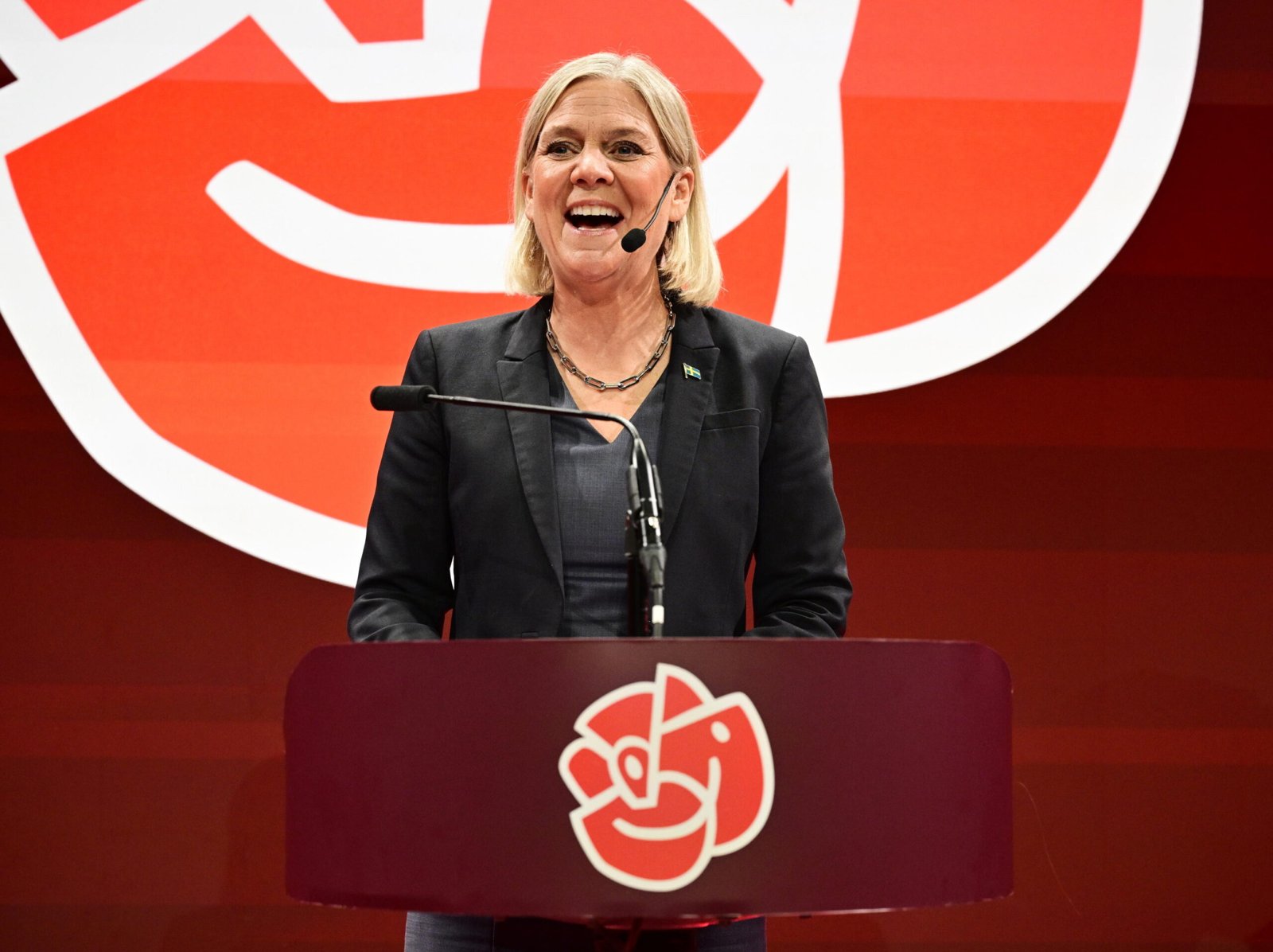 Svezia: centrosinistra vince di misura, l’ultradestra riflette sull’effetto boomerang del divieto del velo islamico