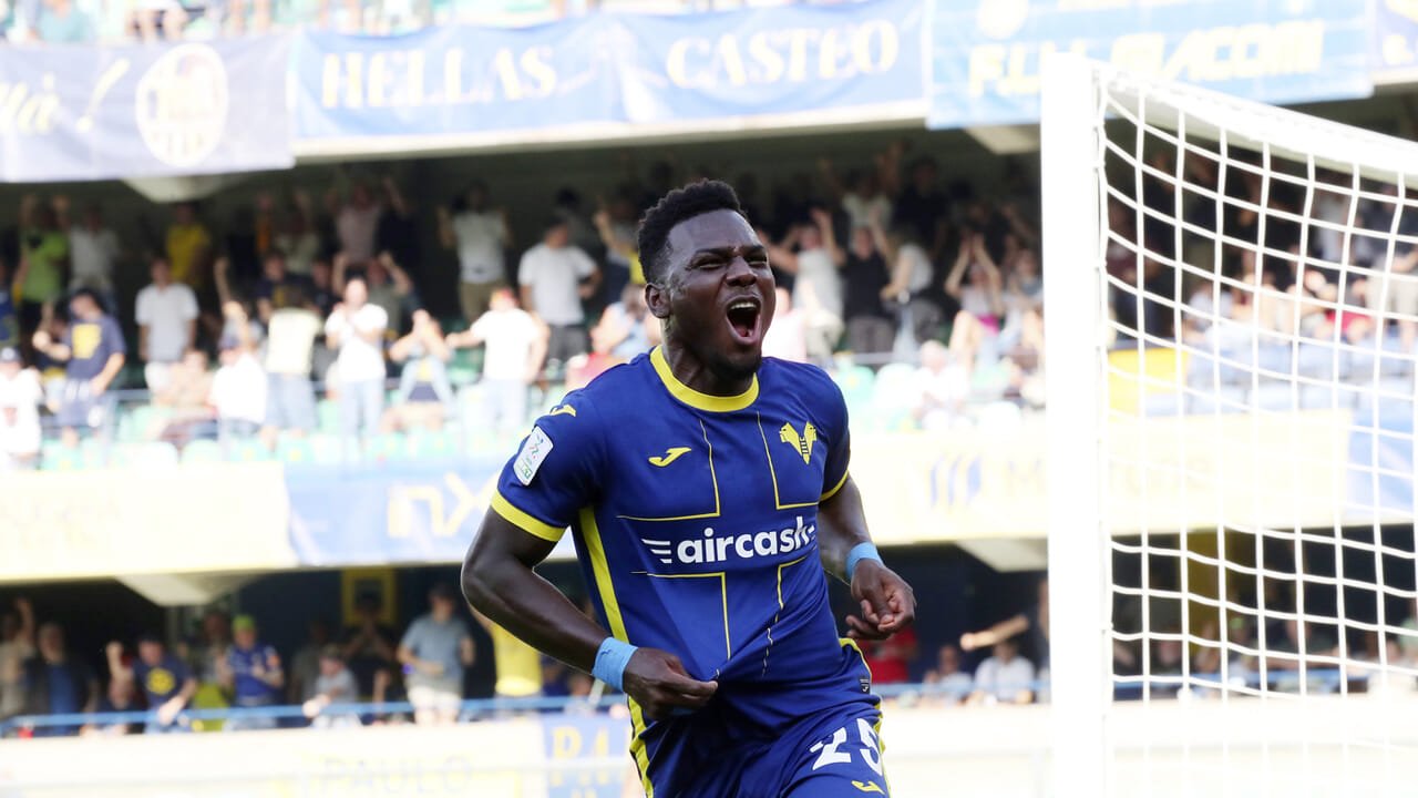Hellas Verona ribalta il derby contro il Vicenza con la doppietta di Mosquera