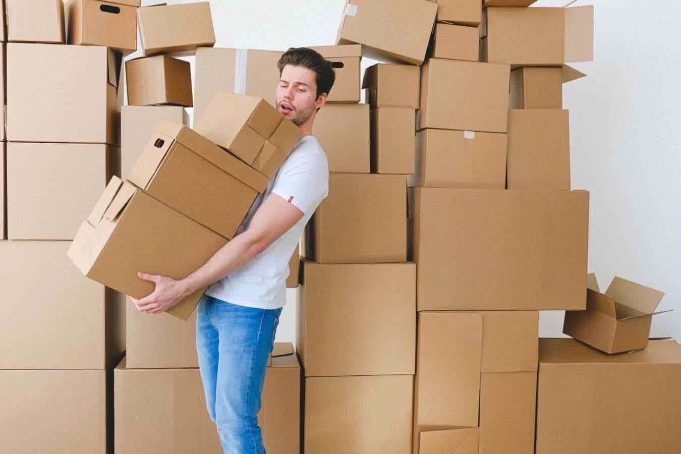 Italiani in casa con i genitori fino a 30 anni: il lavoro e i prezzi delle case spiegano il fenomeno