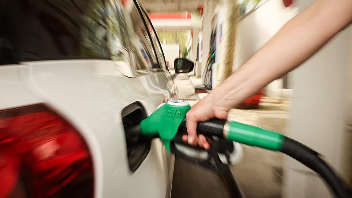 La crisi dei carburanti in Francia alimenta tensioni e proteste prima delle elezioni