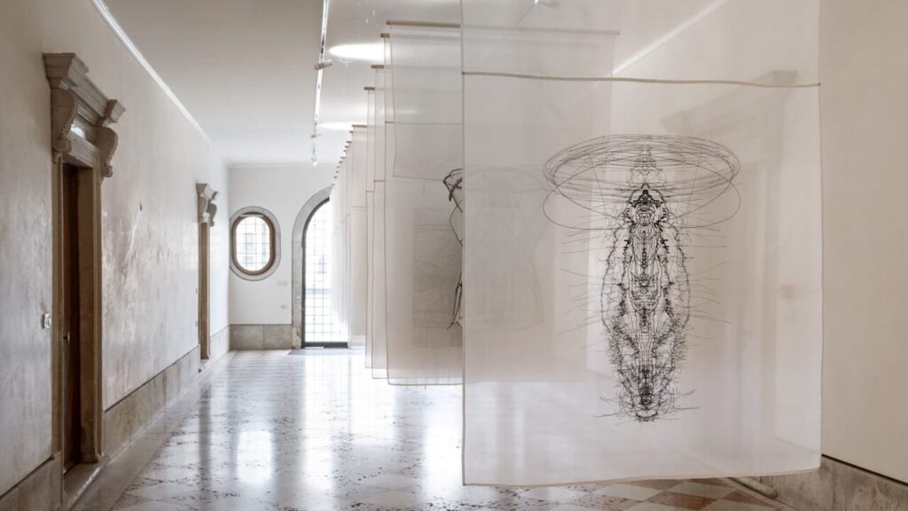 Miniartextil 2026: la poetica della fragilità torna a Como con opere di artisti internazionali