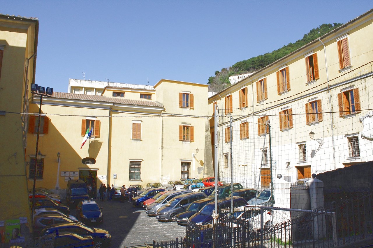 Salerno, si avvicina l’identificazione dell’accoltellatore della 23enne