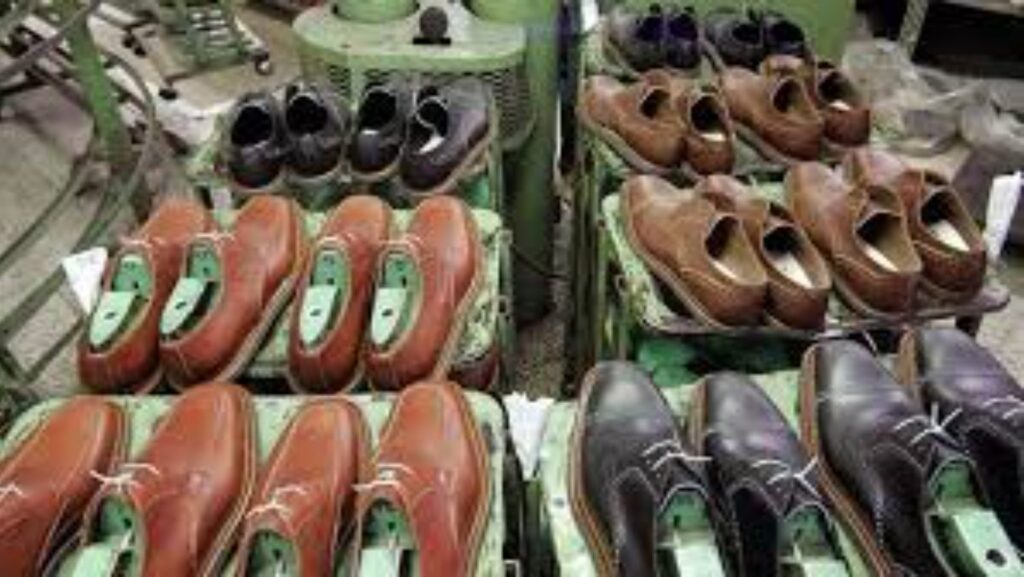 Export calzaturiero nelle Marche in calo del 9,9% nel primo semestre: pesano Cina e USA