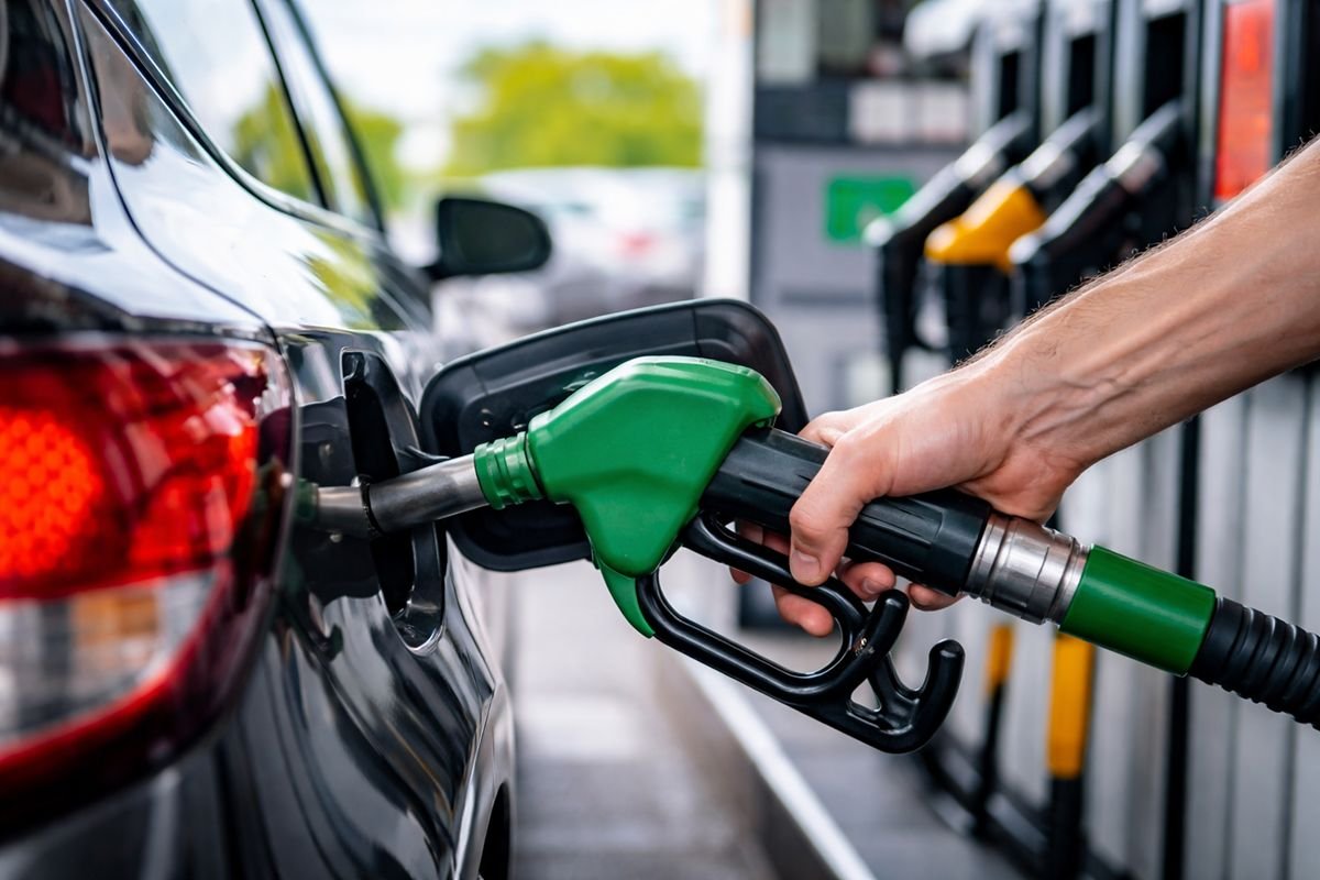 Nuovi sconti su benzina e diesel: come cambia il prezzo e le entrate dello Stato