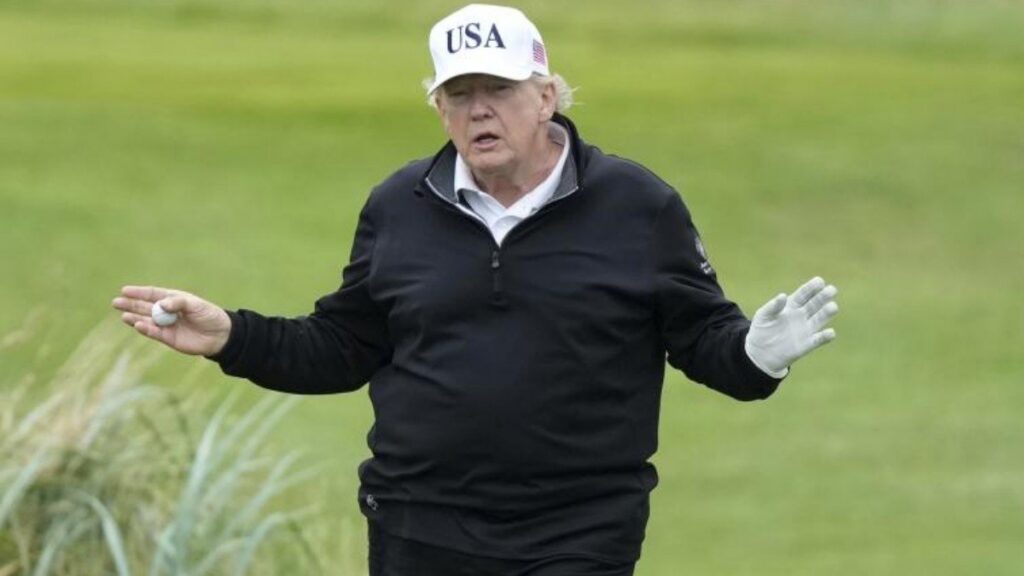 Trump propone ora legale permanente per aumentare i profitti dei golf club
