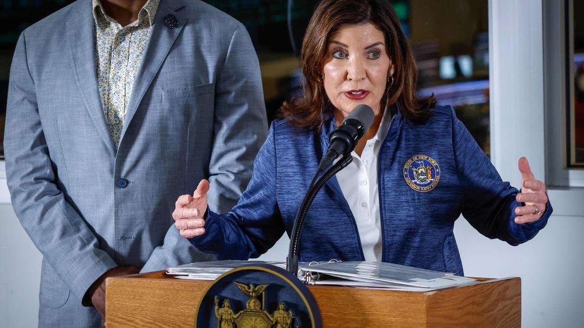 Focolaio di morbillo in New York, governatrice dichiara emergenza e critica politiche no vax di Trump