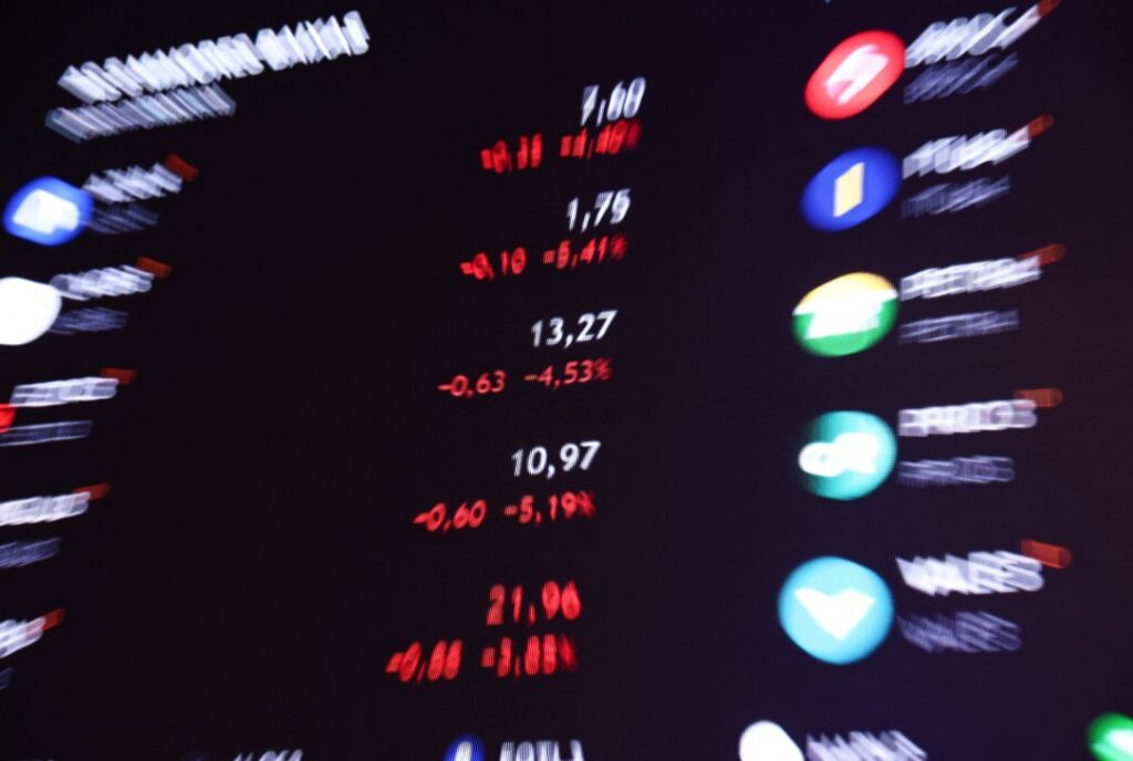 Ibovespa guadagna oltre l’1% grazie al mercato USA e al trade elettorale, nonostante l’alto IPCA e le commodities