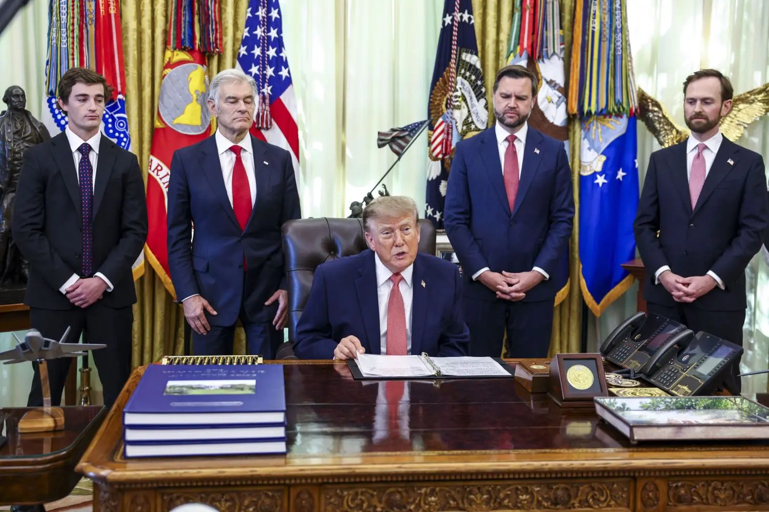 Trump annuncia programma per segnalatori di frodi con incentivi del 1%